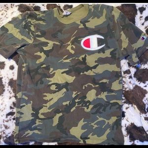 Men’s champion shirt sleeve tee